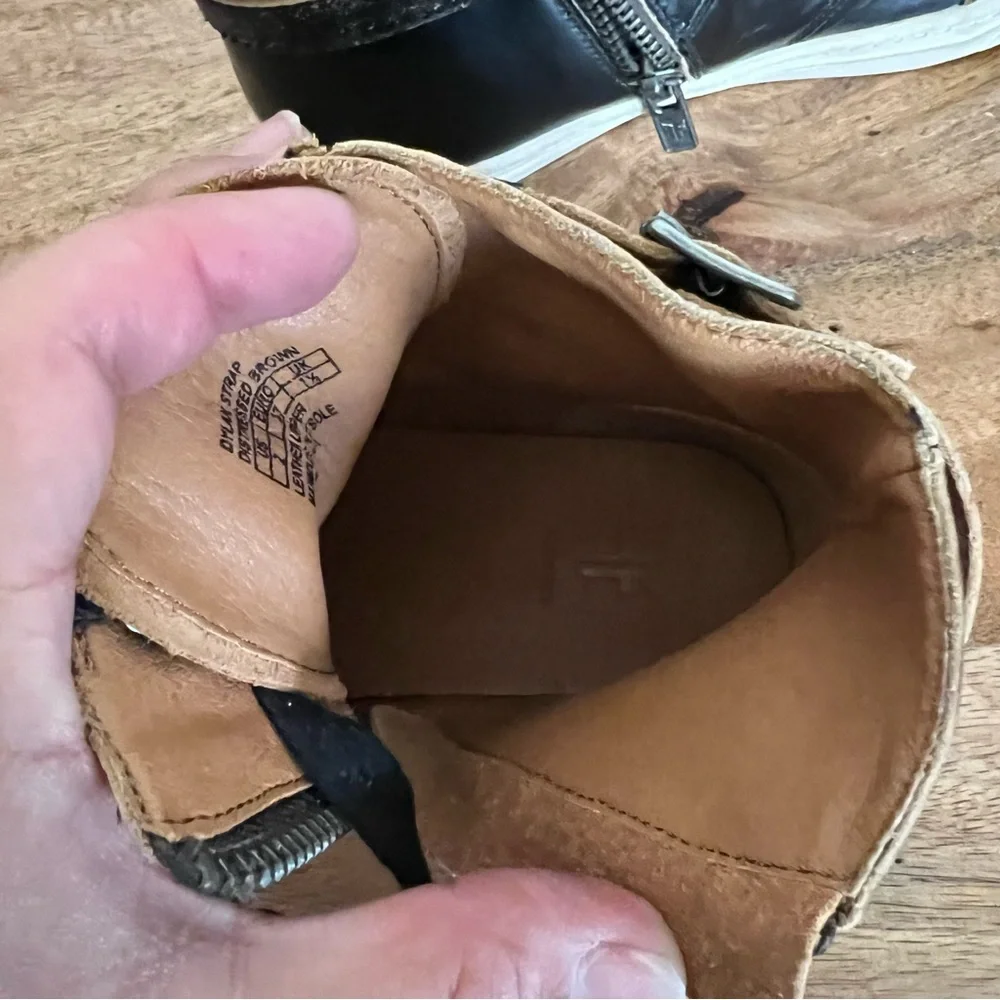 Frye Unisex-Child Dylan Strap Sneaker Size 2